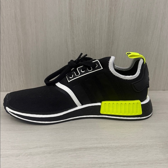 Adidas NMD R1 - Picture 3 of 10